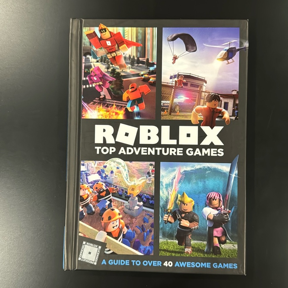 Roblox: Top Adventure Games - Hardcover Book